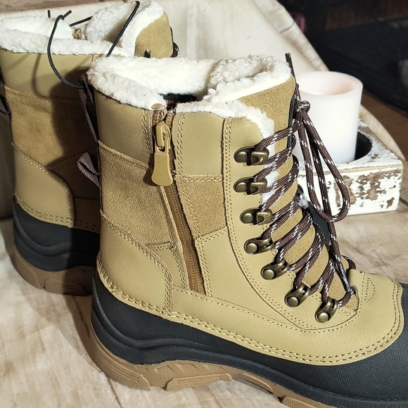 NWT, Thermolite Ecomode, Waterproof Duck Boots - Picture 3 of 11